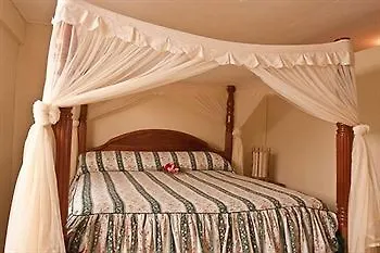 Still Beach House Hotel Soufriere