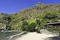 Still Beach House Soufrière 호텔