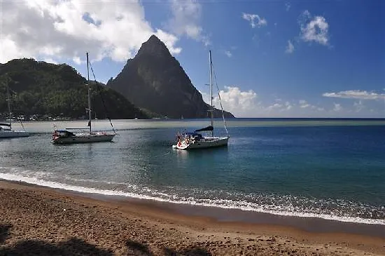 Still Beach House Soufrière 4*,